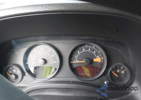 2014 Jeep Patriot Sport z USA, uszkodzony, nr VIN 1C4NJPBB8ED856527